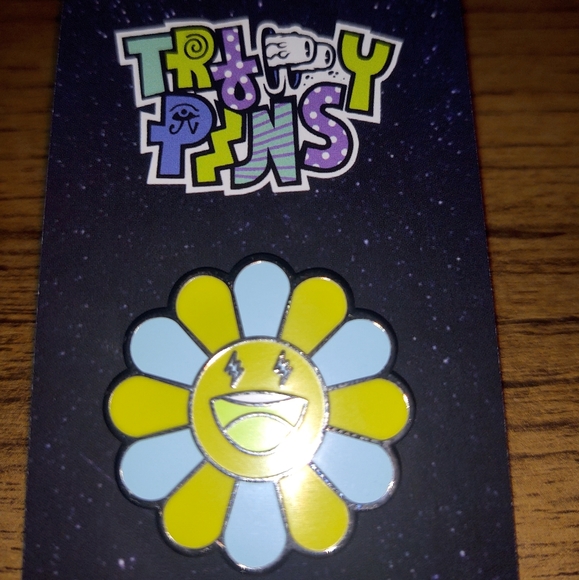 Takashi Murakami x J. Balvin, Energia de Rojas pin - Picture 3 of 3